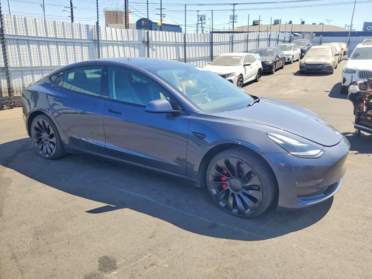 2022 Tesla Model 3 - Фото 4