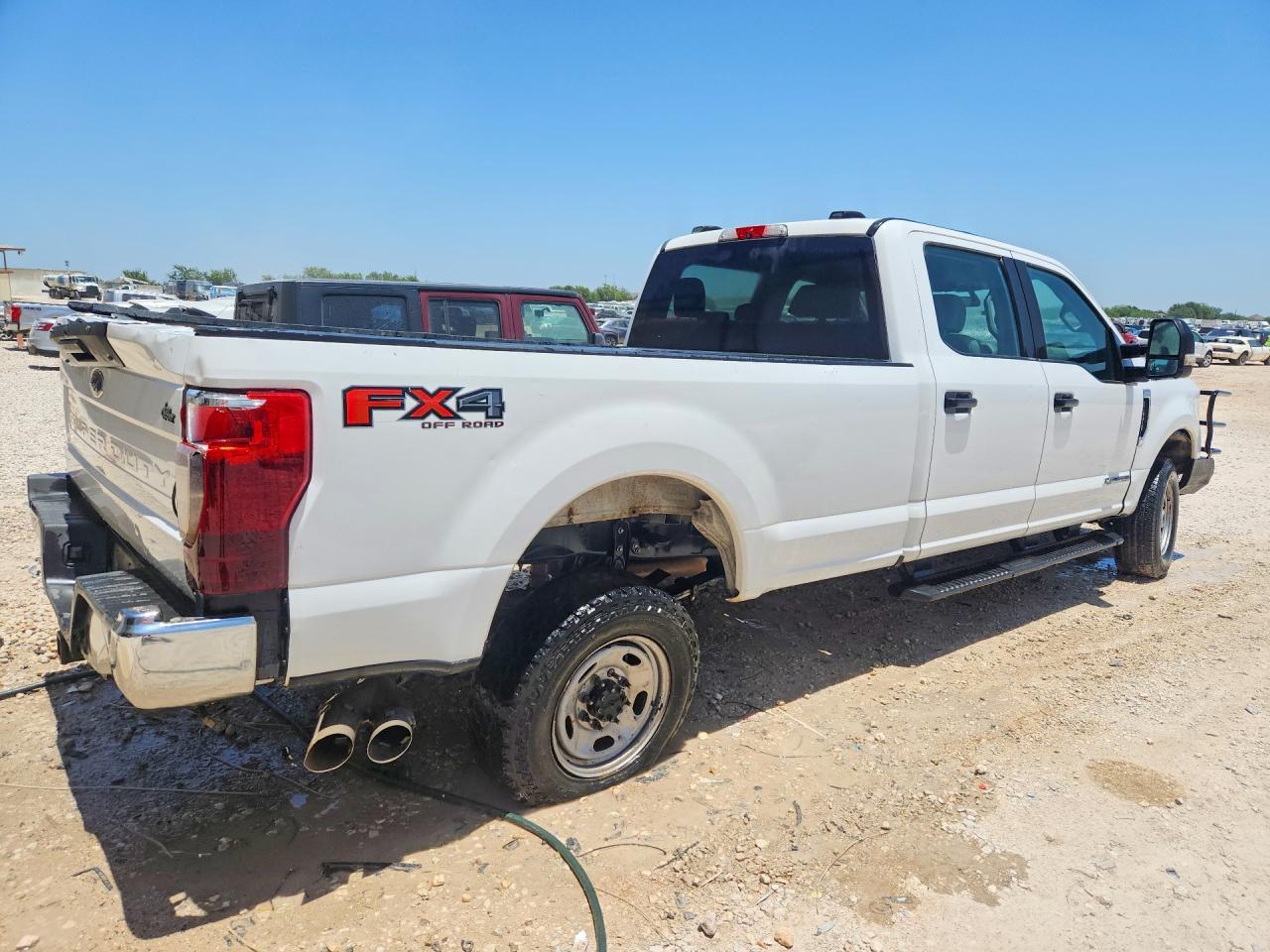 2022 Ford F250 Super Duty - Фото 3
