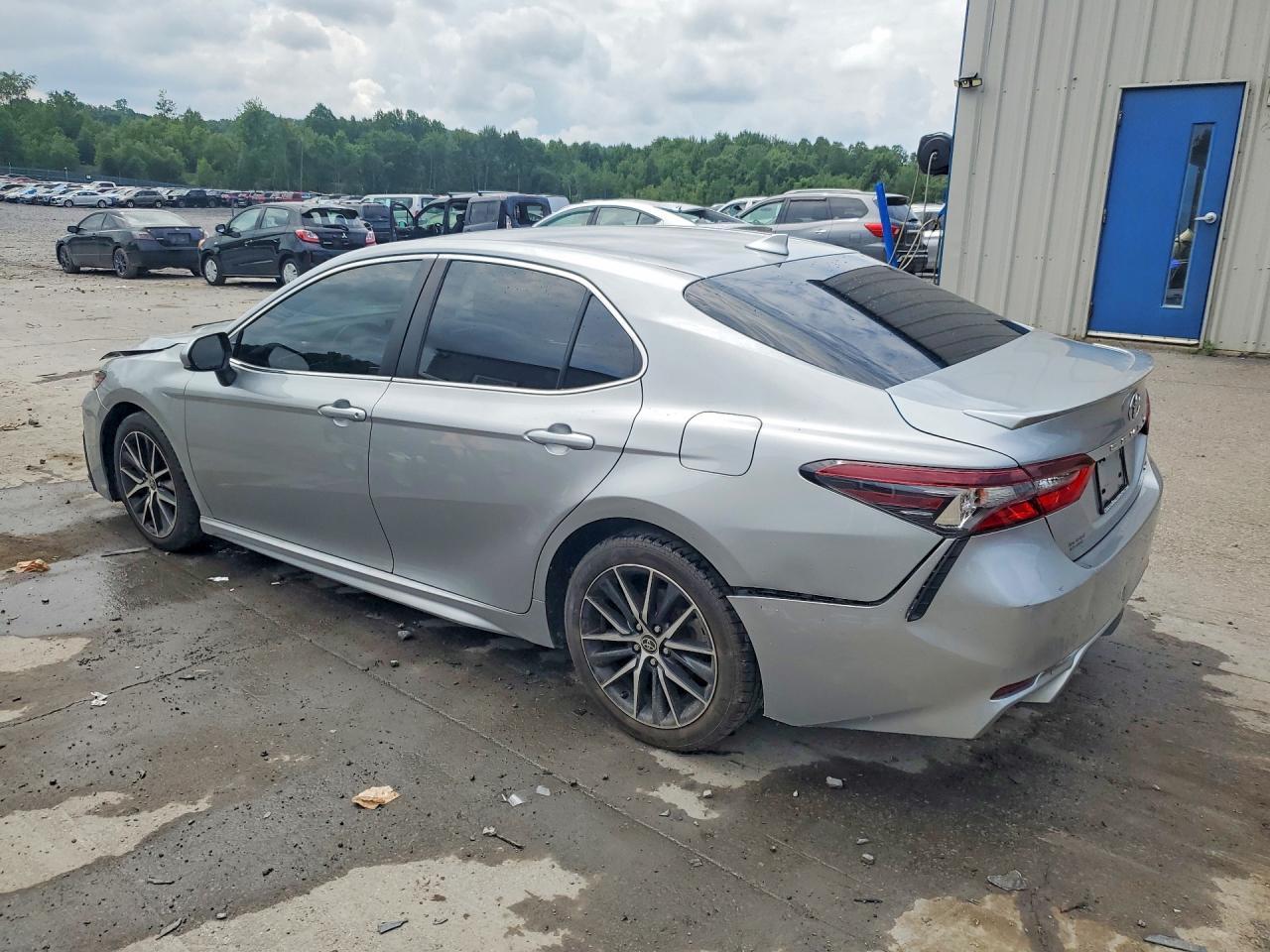 2021 Toyota Camry Se - Image 2