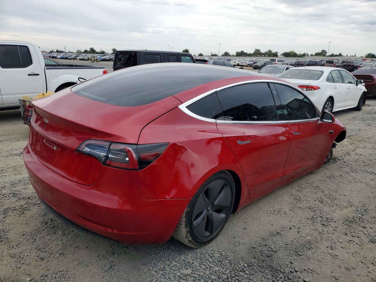 2019 Tesla Model 3 - Фото 3