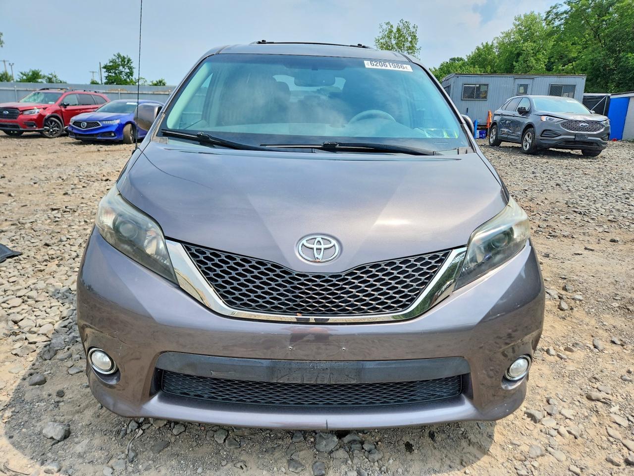 2013 Toyota Sienna Sport - Image 5