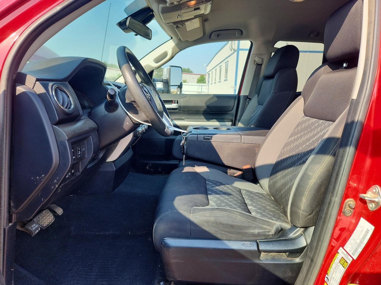 2018 Toyota Tundra Sr5 - Image 7