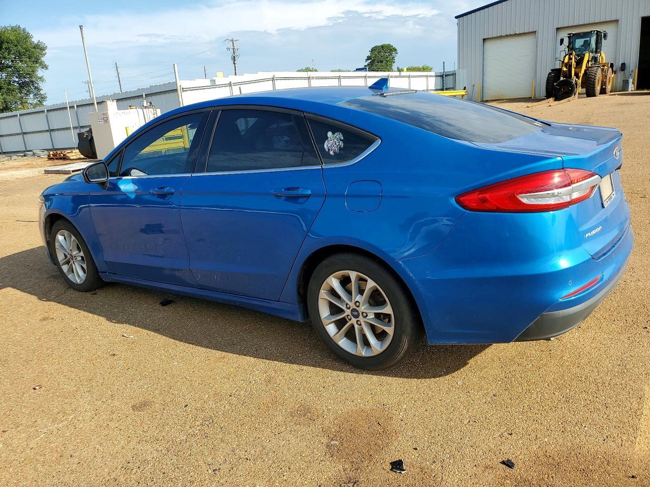 2019 Ford Fusion Se - Image 2
