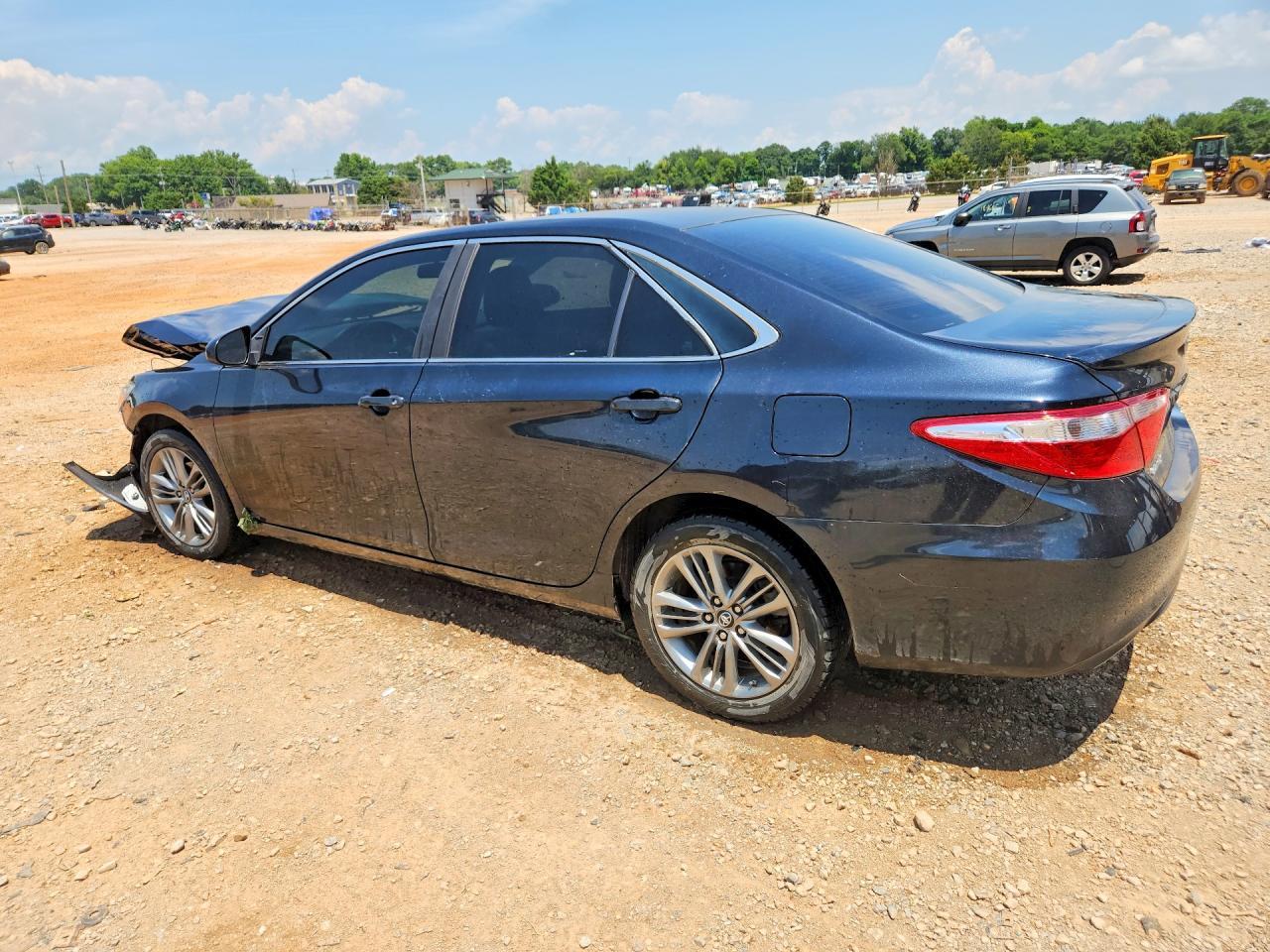2016 Toyota Camry Se - Image 2