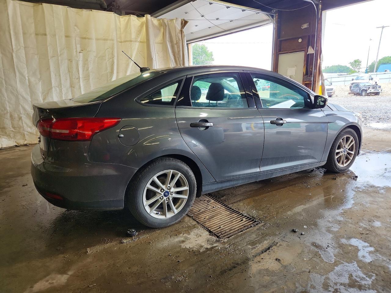 2016 Ford Focus Se - Фото 3