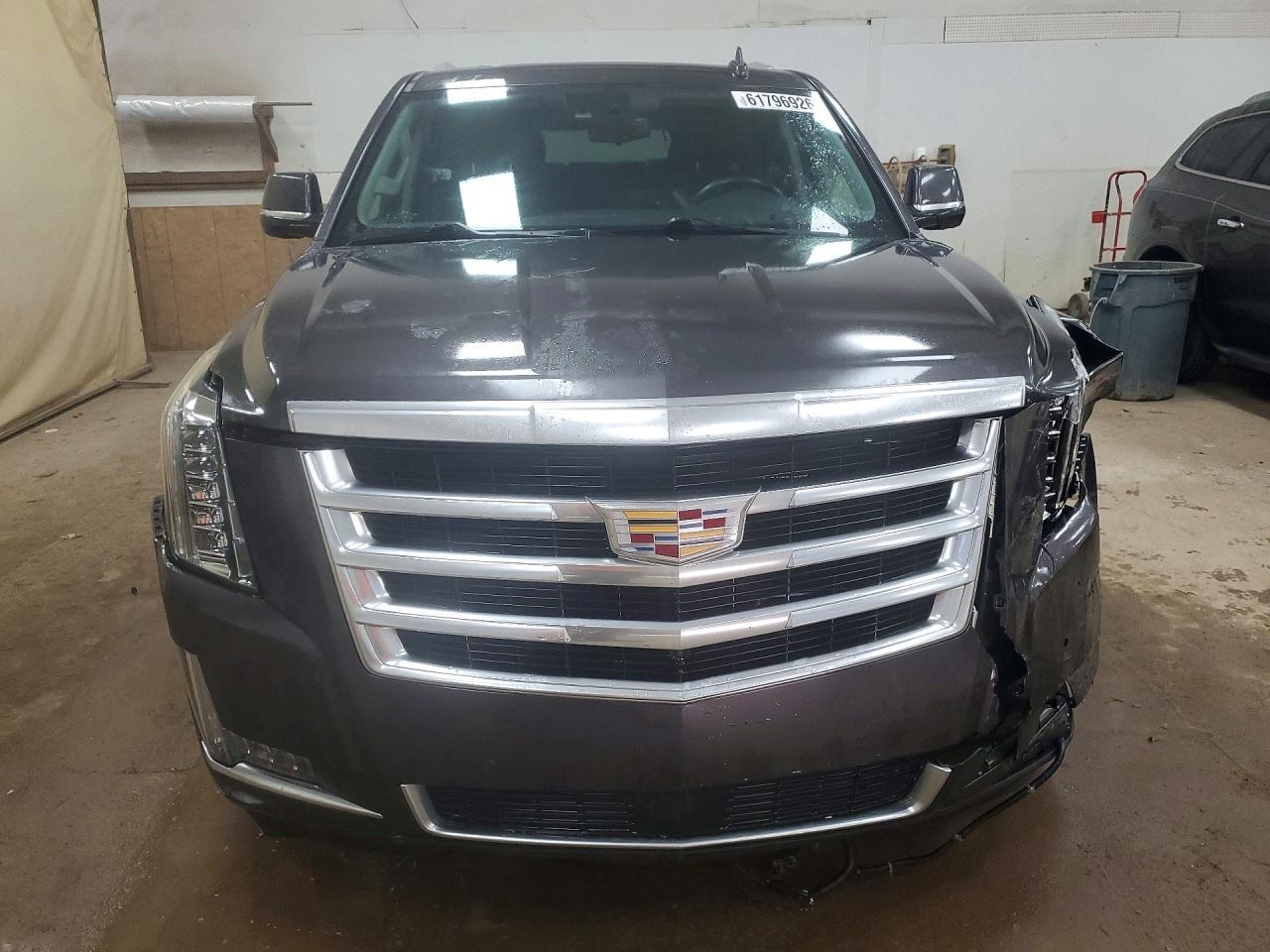 2017 Cadillac Escalade Esv Premium Luxury - Image 5
