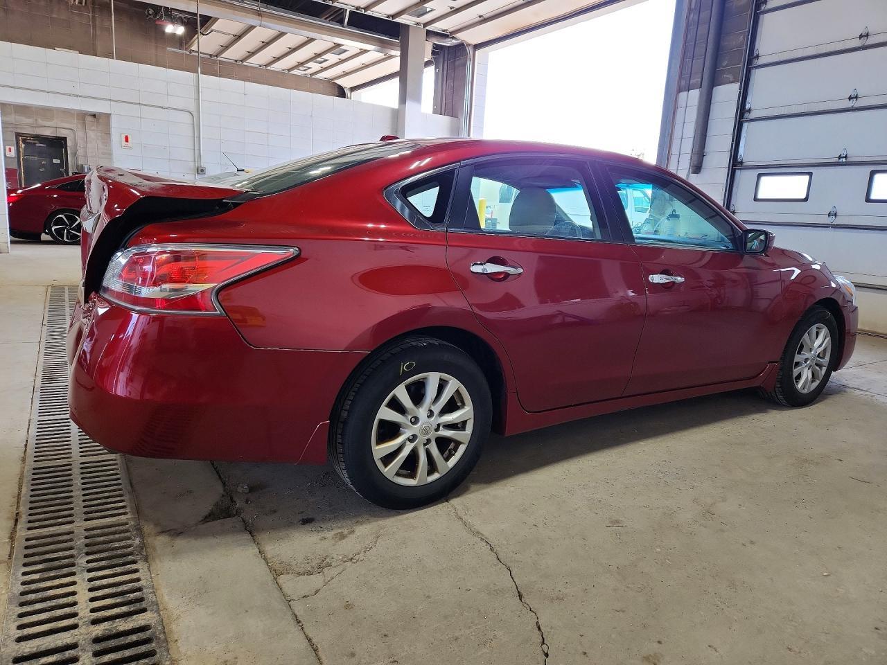 2014 Nissan Altima 2.5 S - Фото 3