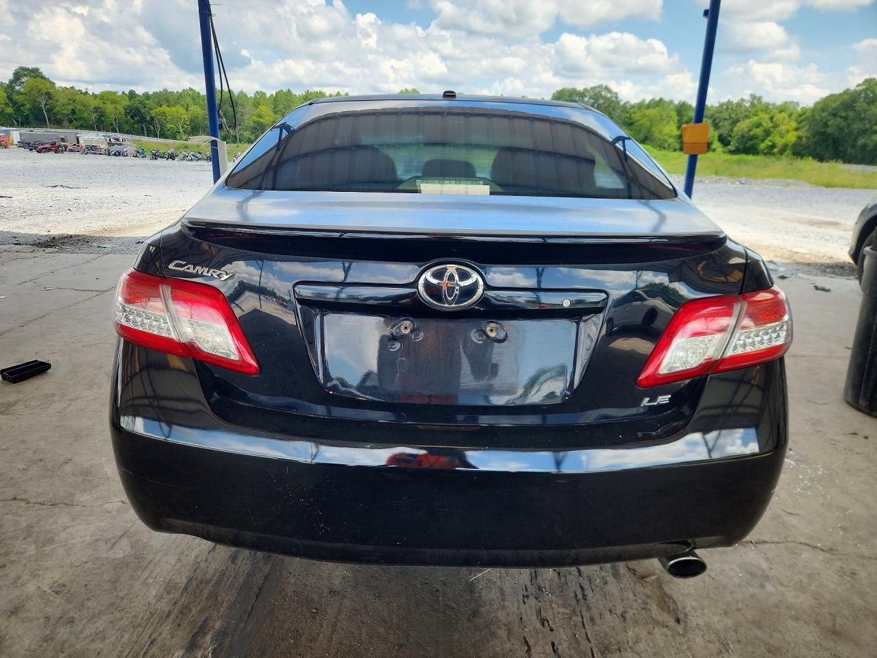 2010 Toyota Camry Le - Image 6