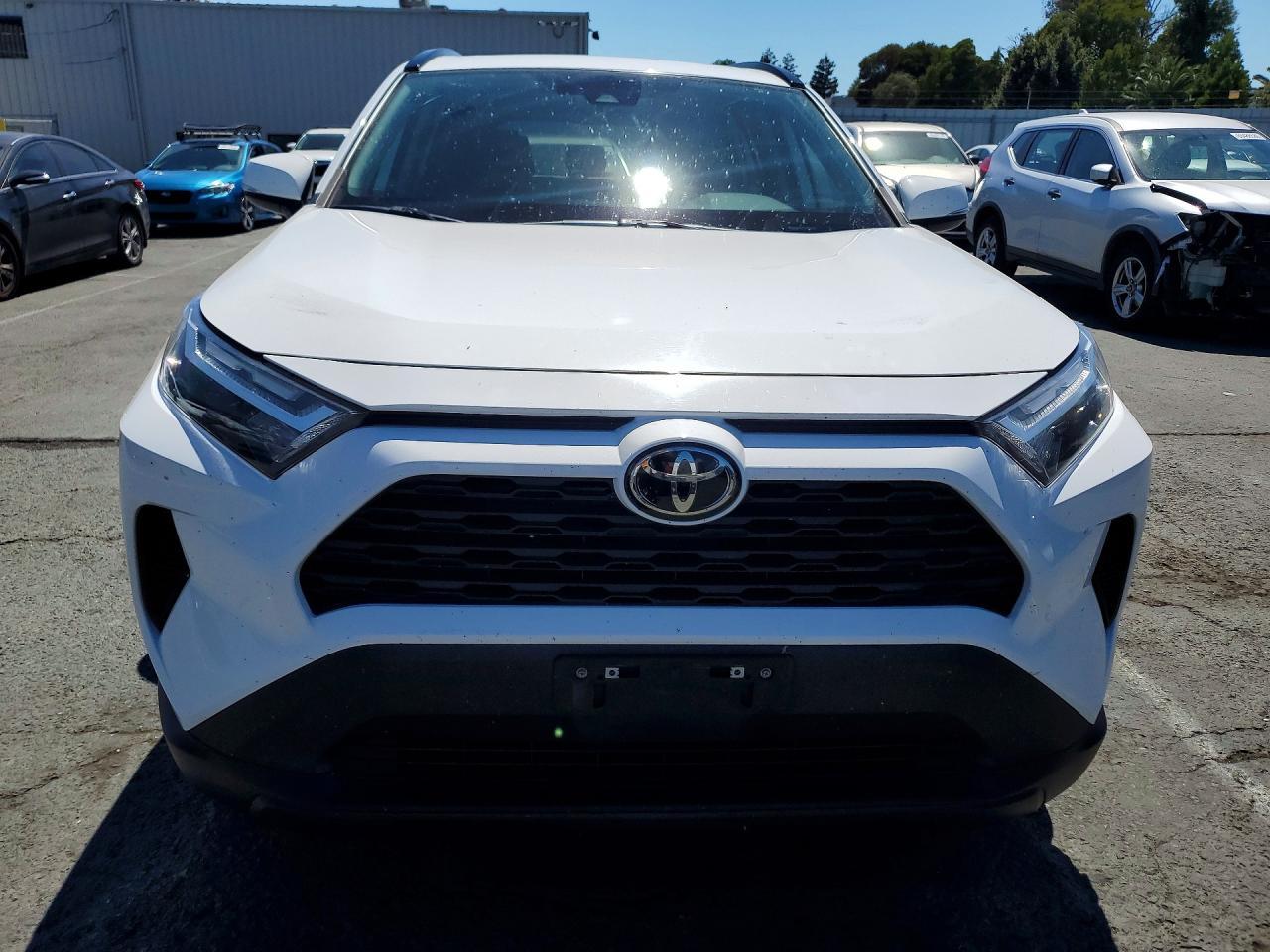 2022 Toyota Rav4 Xle - Image 5