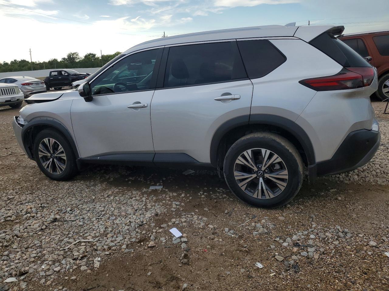 2023 Nissan Rogue Platinum - Image 2