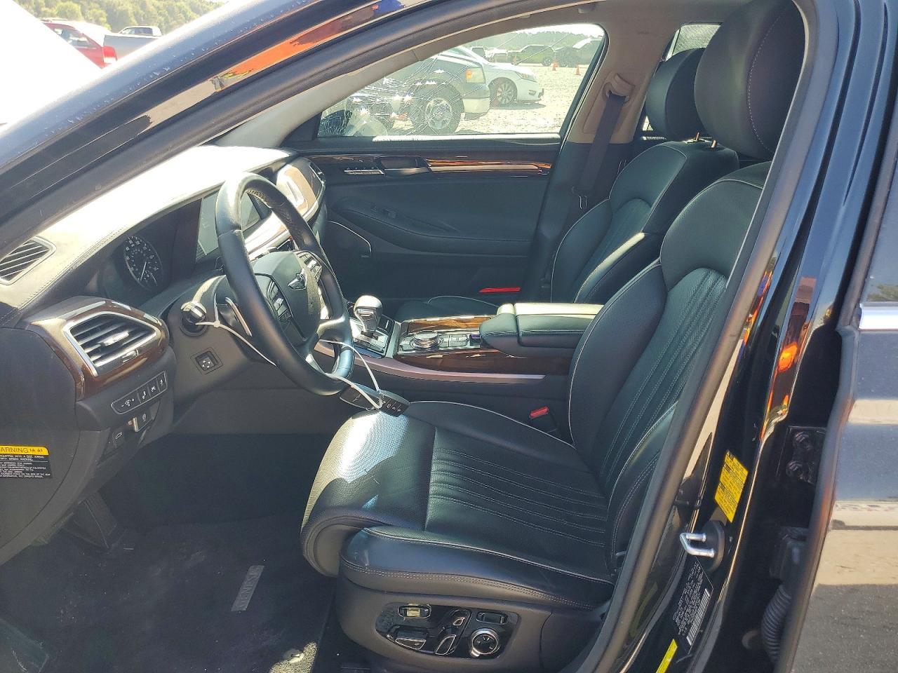 2019 Genesis G90 Premium - Image 7