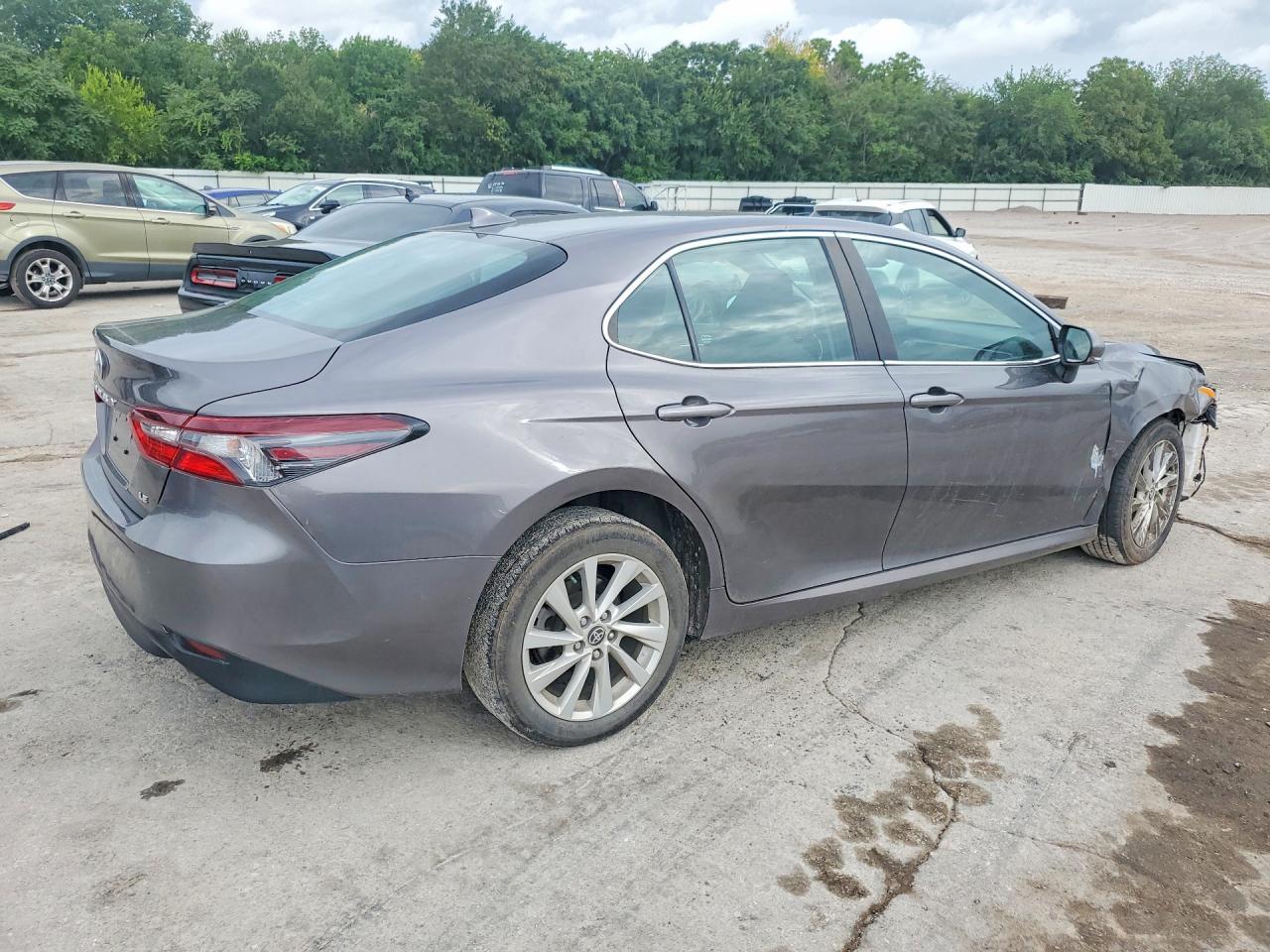 2024 Toyota Camry Le - Image 3