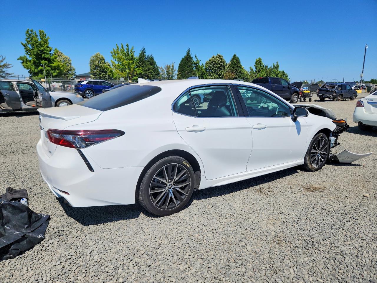 2021 Toyota Camry Se - Image 3