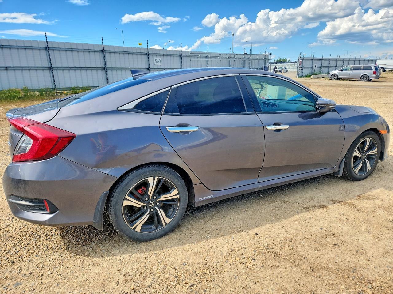 2016 Honda Civic Touring - Фото 3