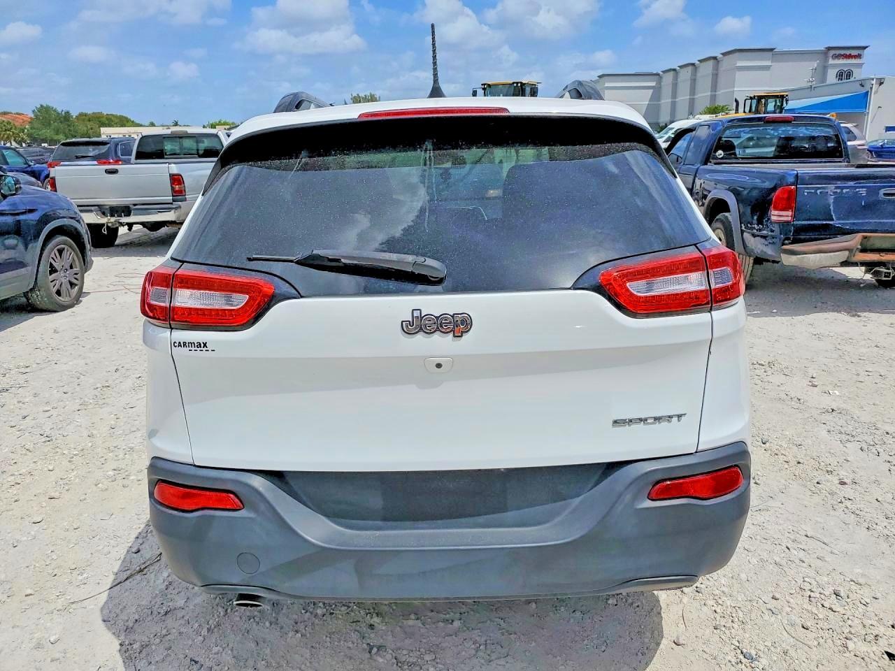2016 Jeep Cherokee Sport - Image 6