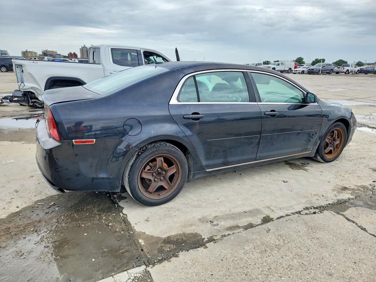 2009 Chevrolet Malibu 1Lt - Image 3