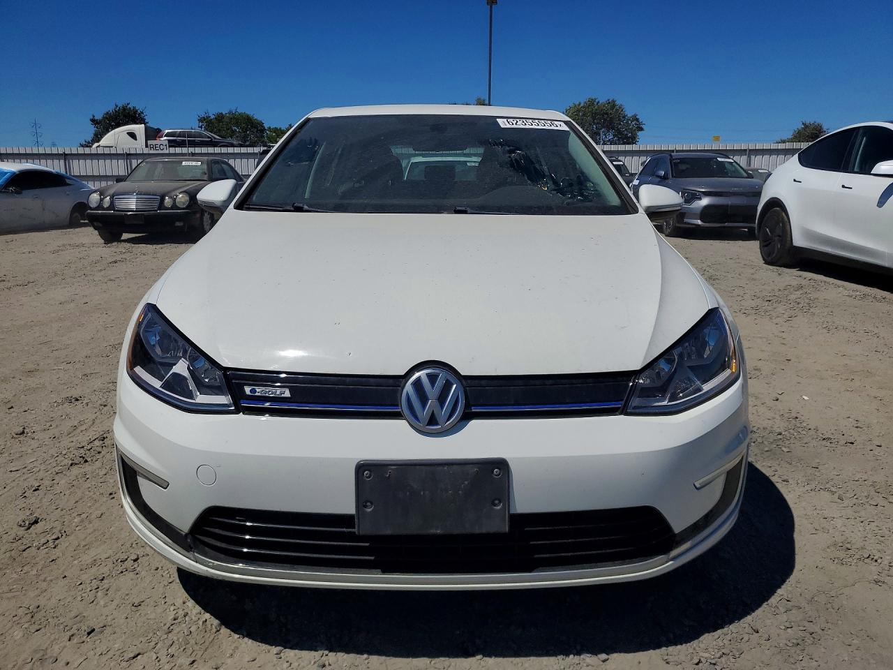 2016 Volkswagen E-Golf Se - Image 5