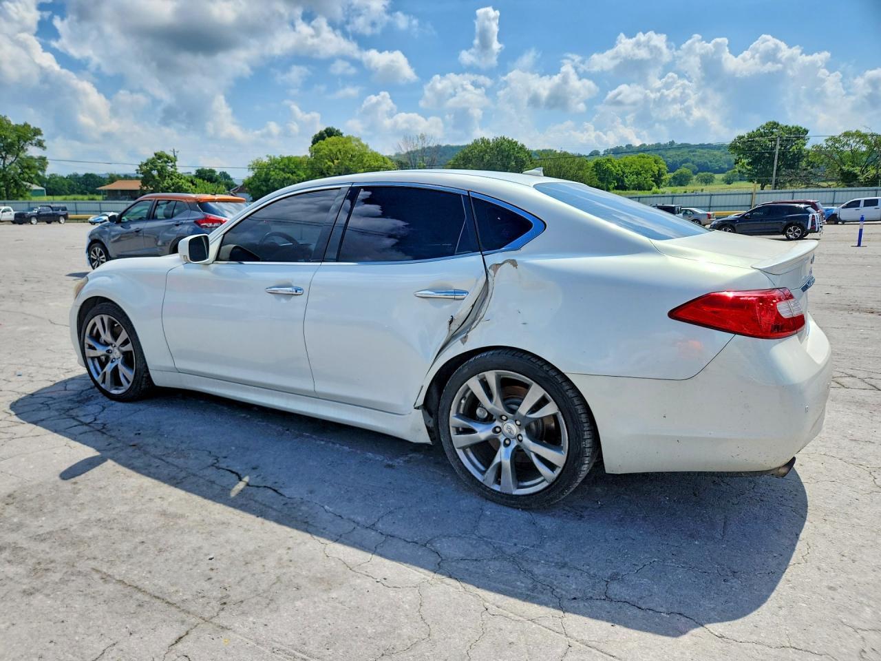 2013 Infiniti M56 Base - Фото 2