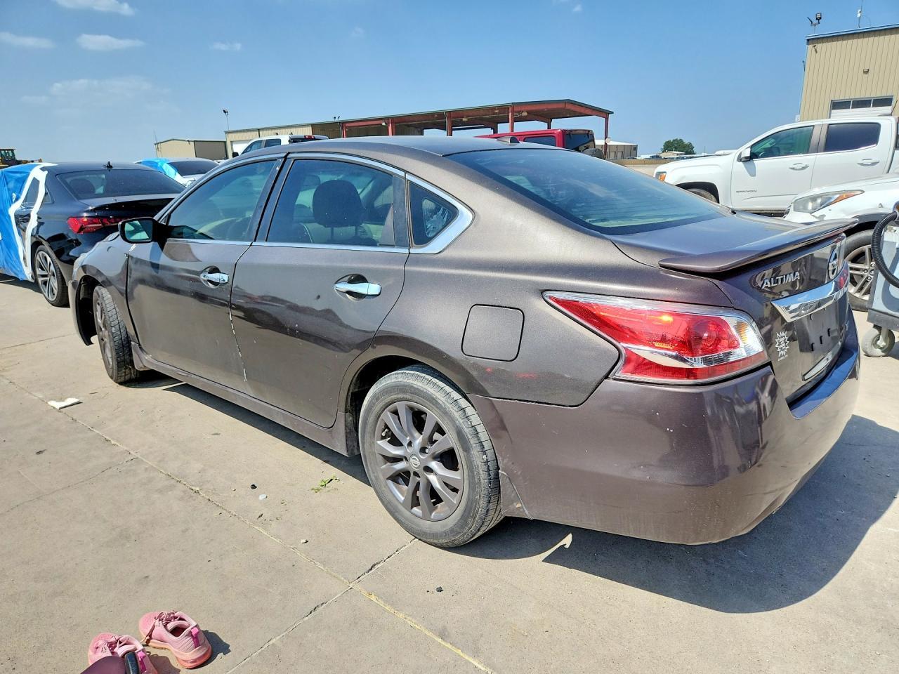 2015 Nissan Altima 2.5 S - Фото 2