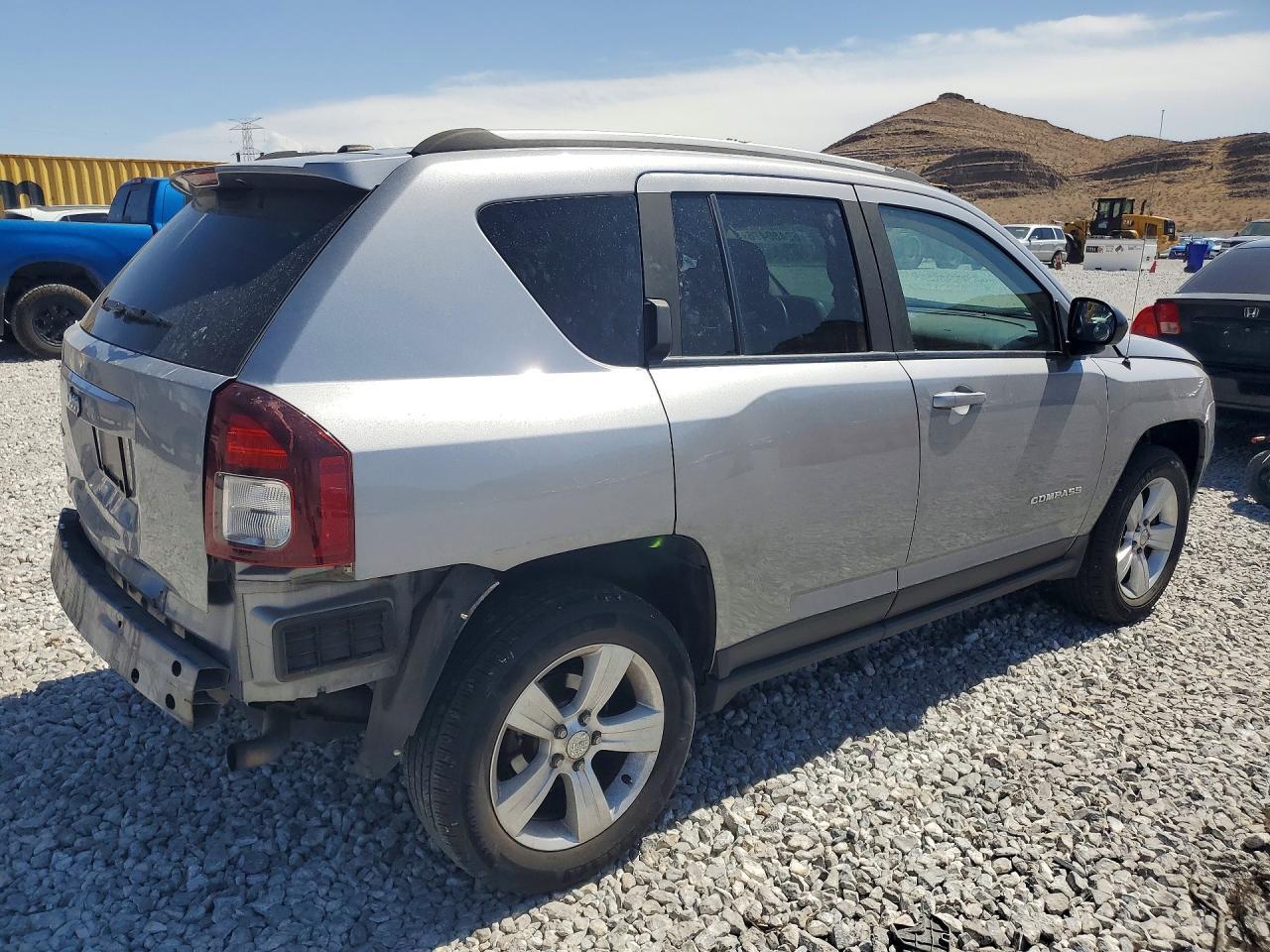 2016 Jeep Compass Sport - Фото 3