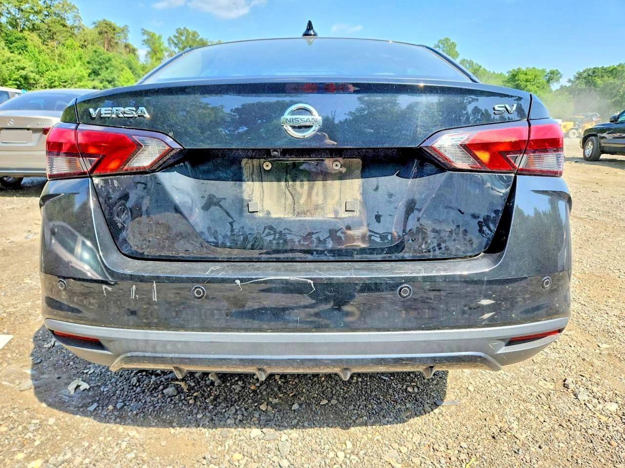 2021 Nissan Versa Sv - Image 6