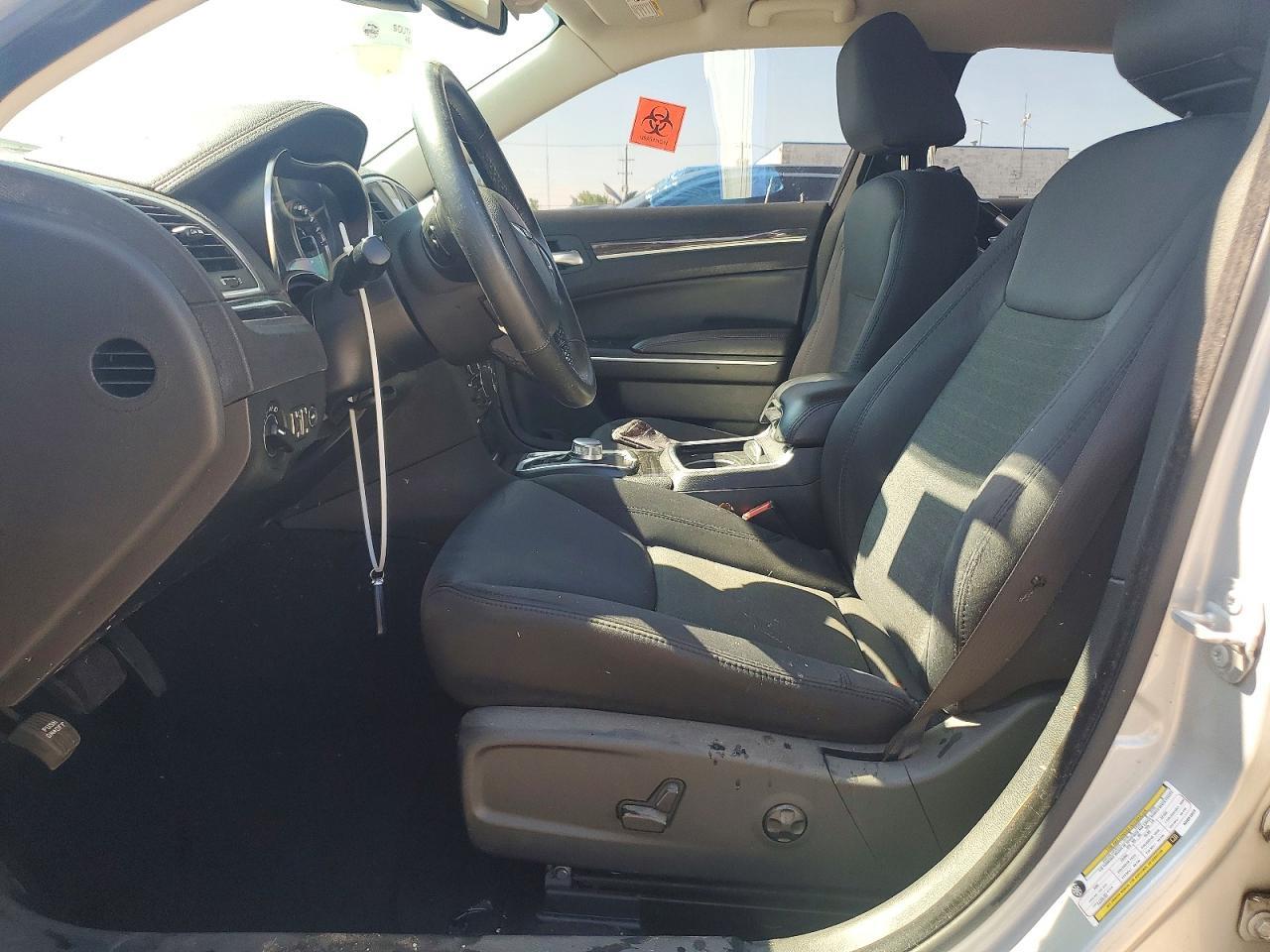 2019 Chrysler 300 Touring - Фото 7