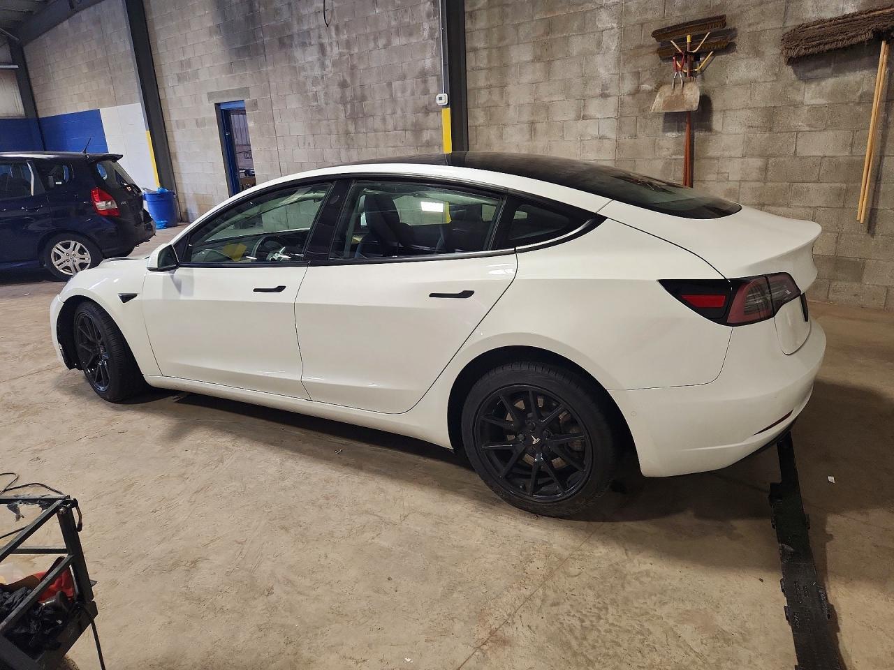 2021 Tesla Model 3 - Image 2