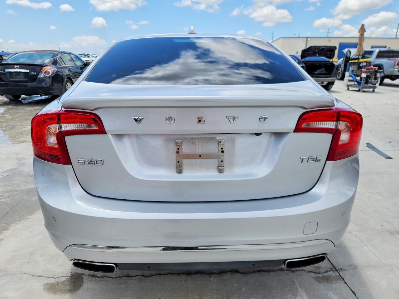 2017 Volvo S60 Platinum - Фото 6