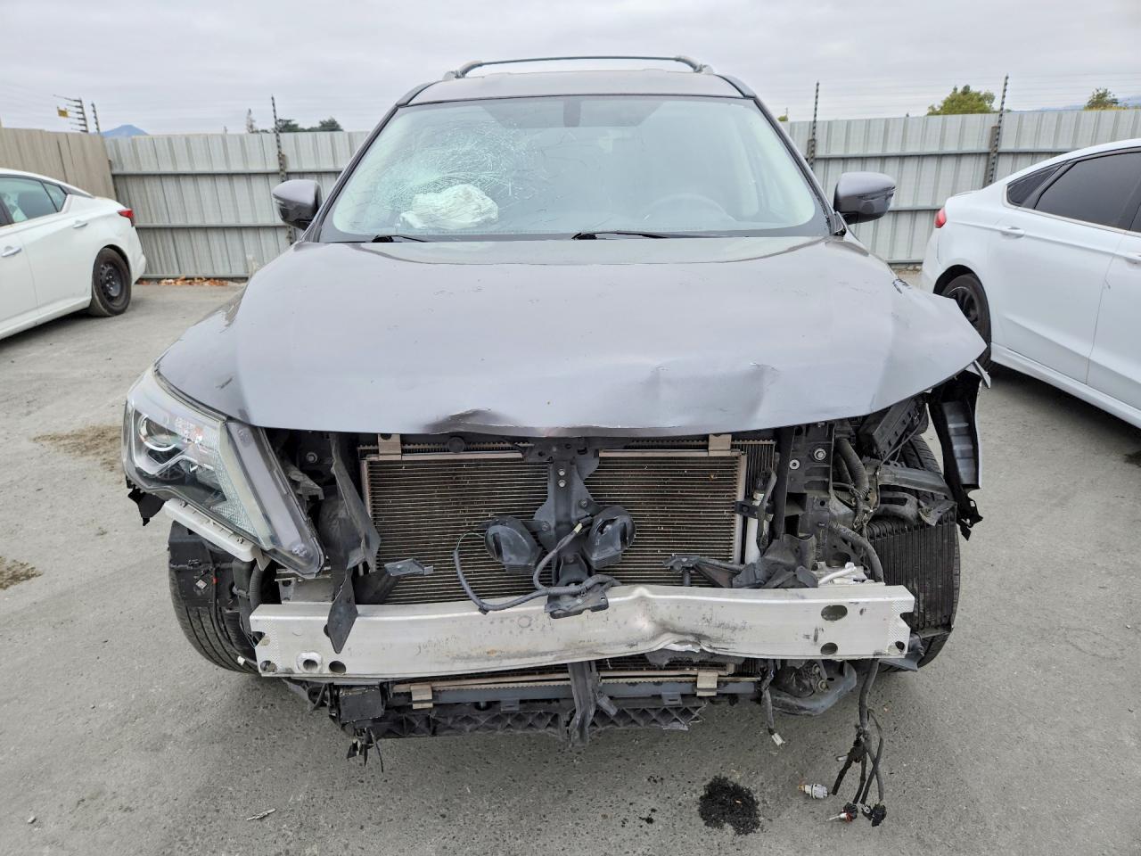 2019 Nissan Pathfinder S - Image 5