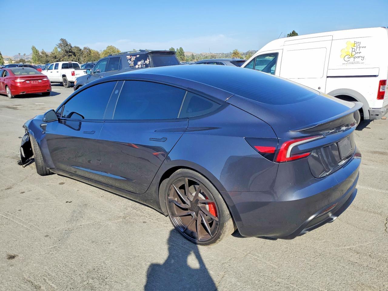 2024 Tesla Model 3 - Фото 2