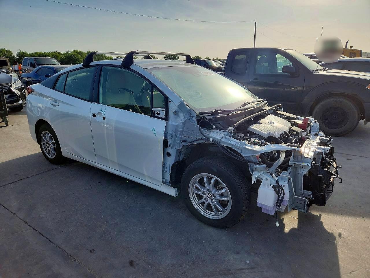 2021 Toyota Prius Xle Awd-E - Image 4
