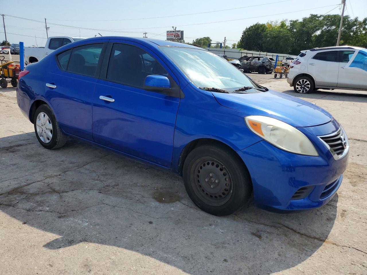 2012 Nissan Versa 1.6 S - Image 4