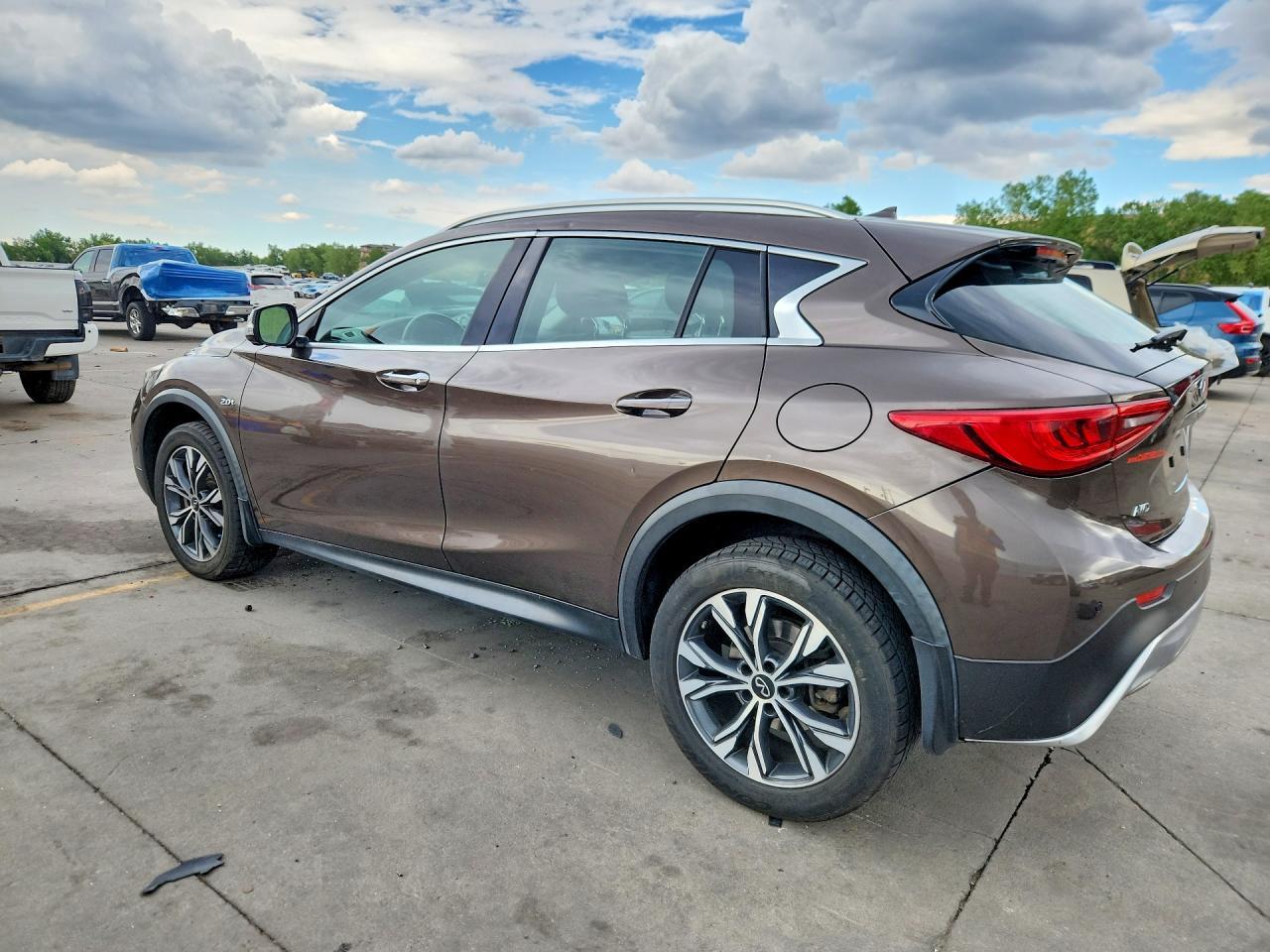 2019 Infiniti Qx30 Luxe - Фото 2