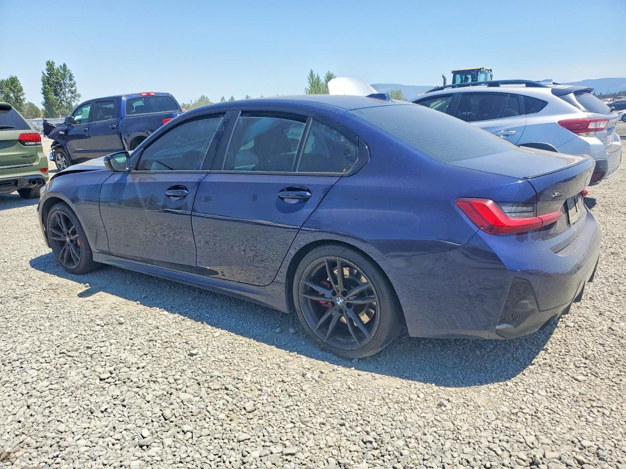 2023 BMW 330Xi - Фото 2