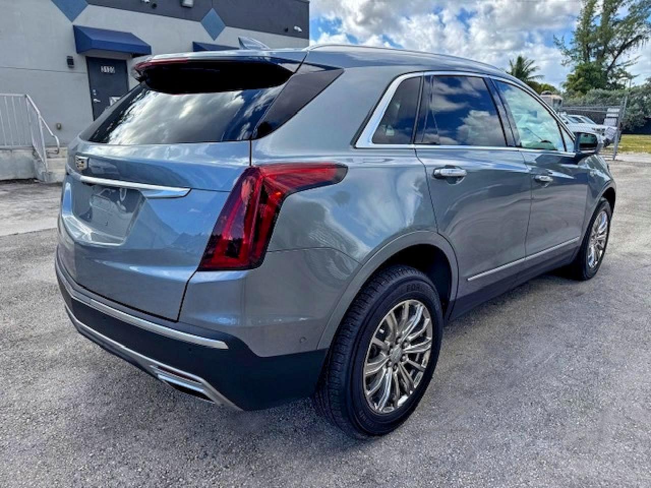 2020 Cadillac Xt5 Premium Luxury - Image 3