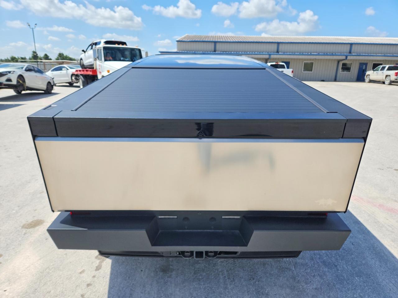 2024 Tesla Cybertruck - Фото 6