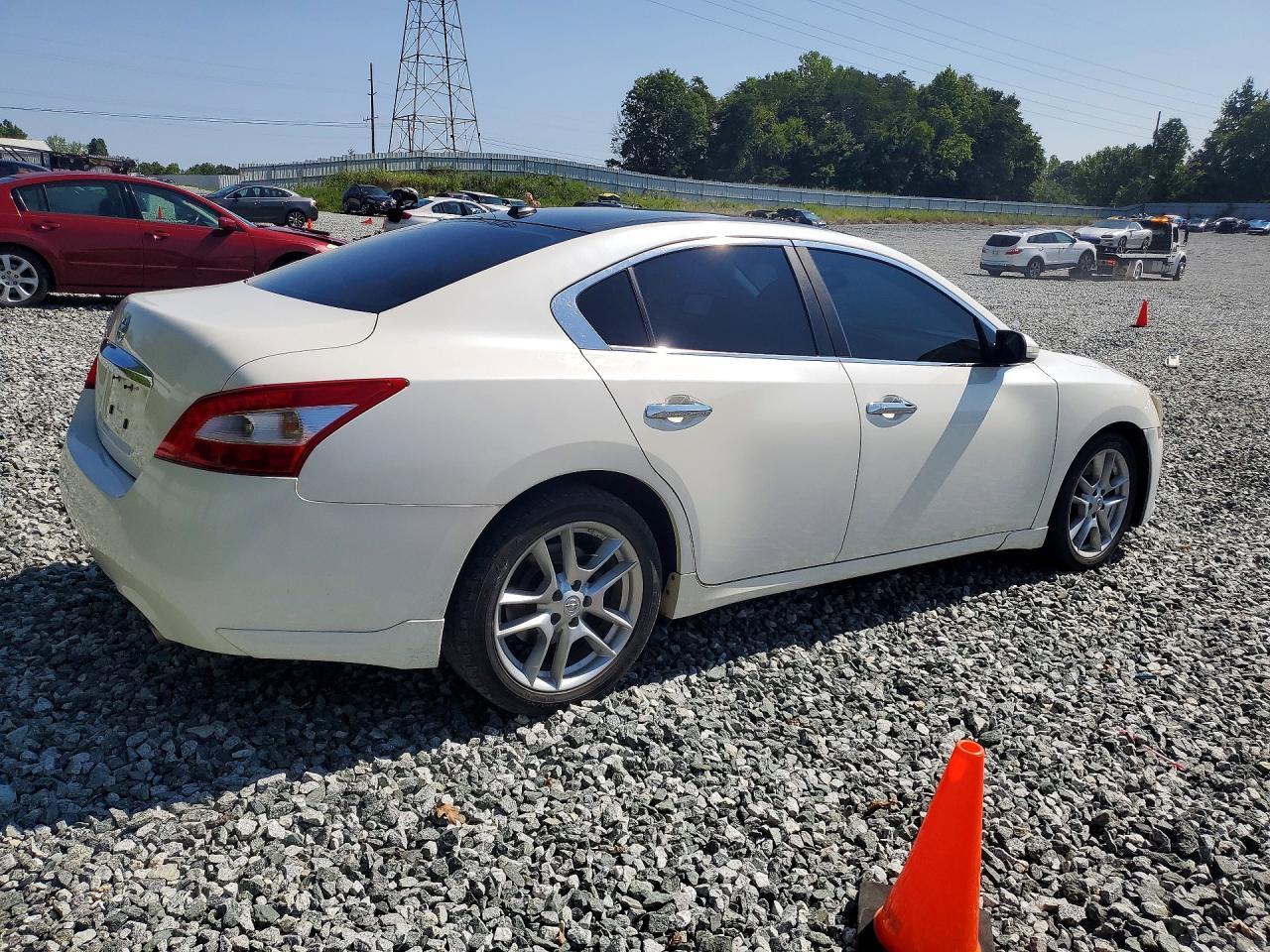2010 Nissan Maxima 3.5 S - Фото 3