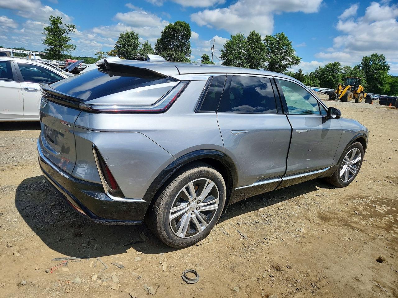 2024 Cadillac Lyriq Tech - Image 3