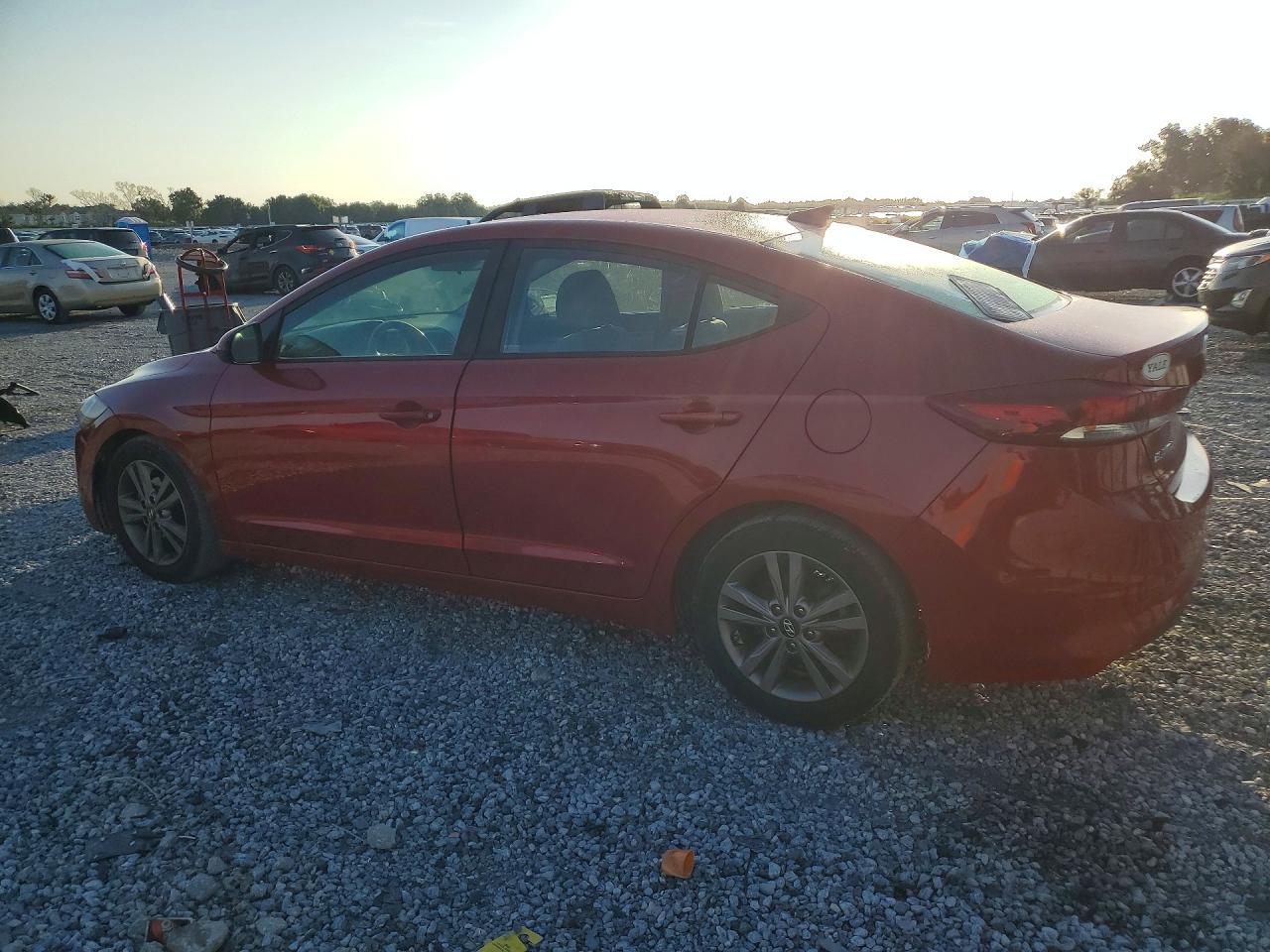 2018 Hyundai Elantra Sel - Фото 2