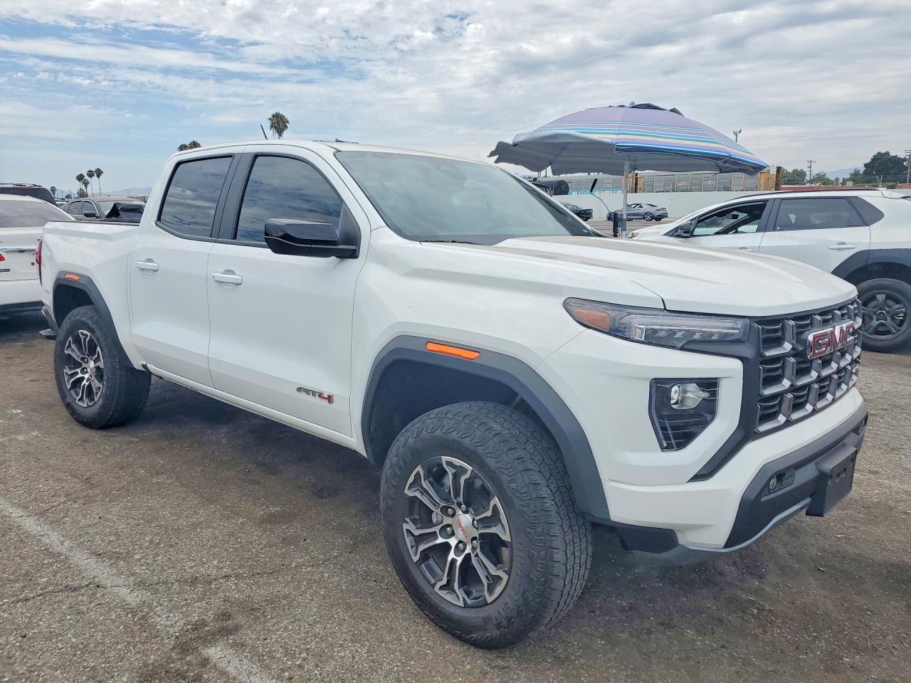 2025 GMC Canyon At4 - Image 4