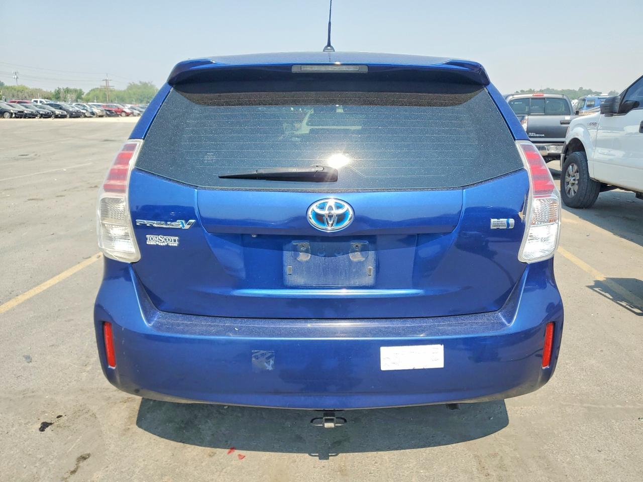2015 Toyota Prius V Two - Image 6