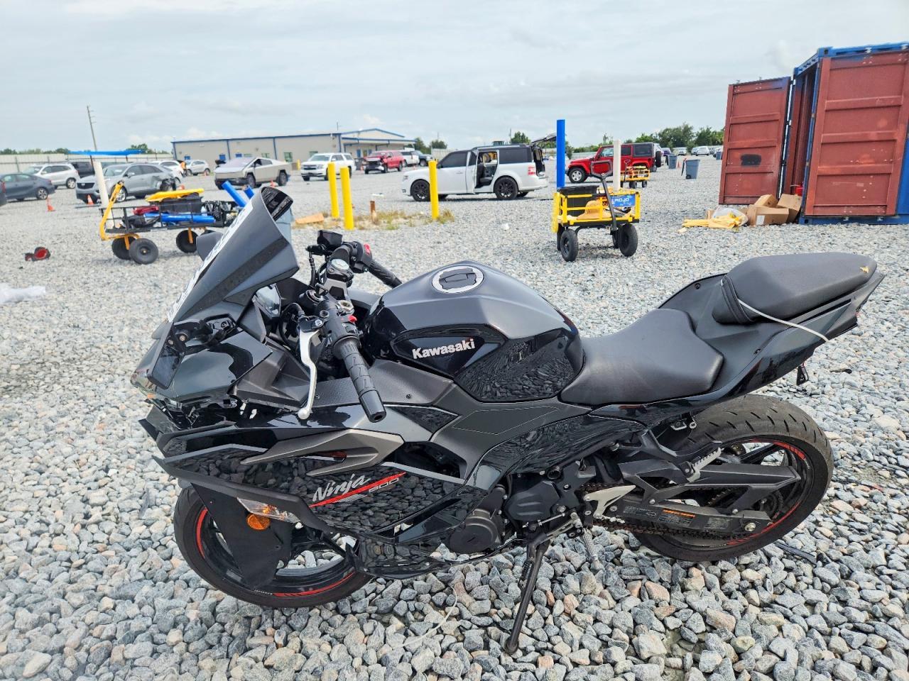 2024 Kawasaki Ex500 H - Фото 3