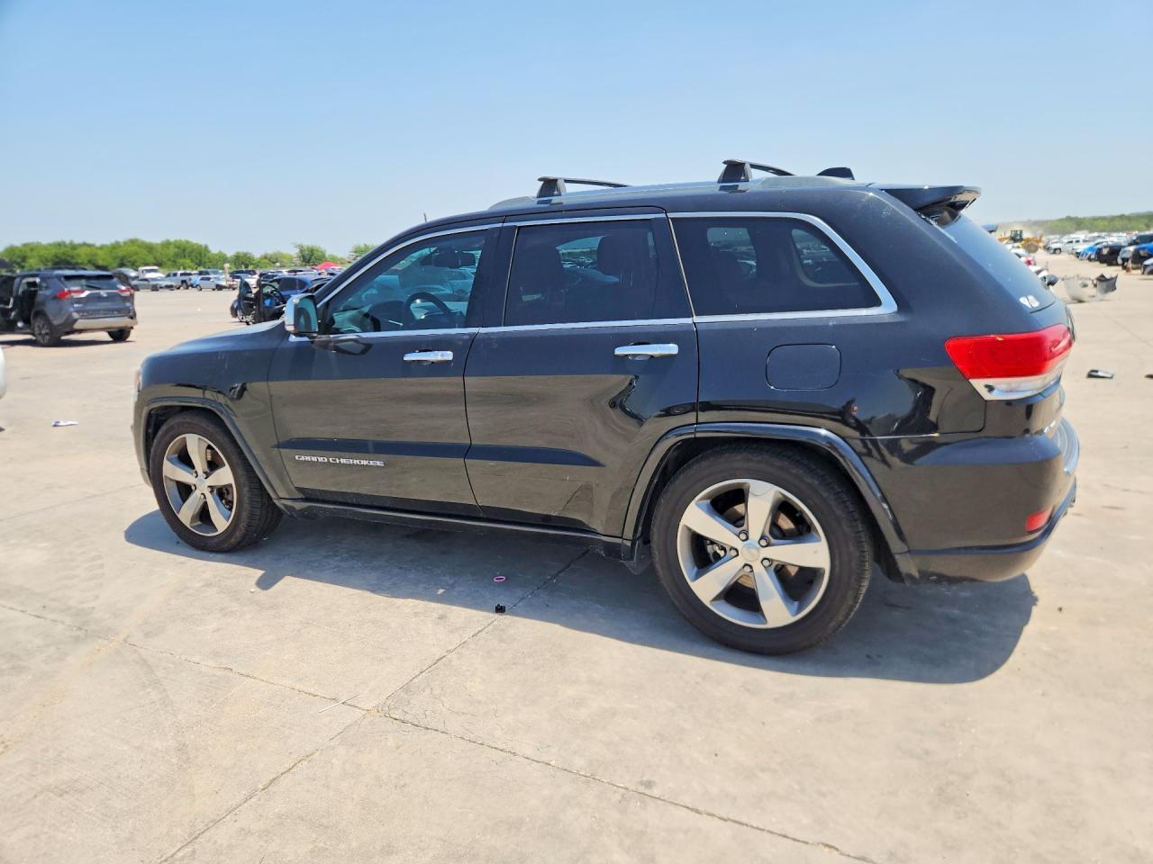 2014 Jeep Grand Cherokee Overland - Image 2