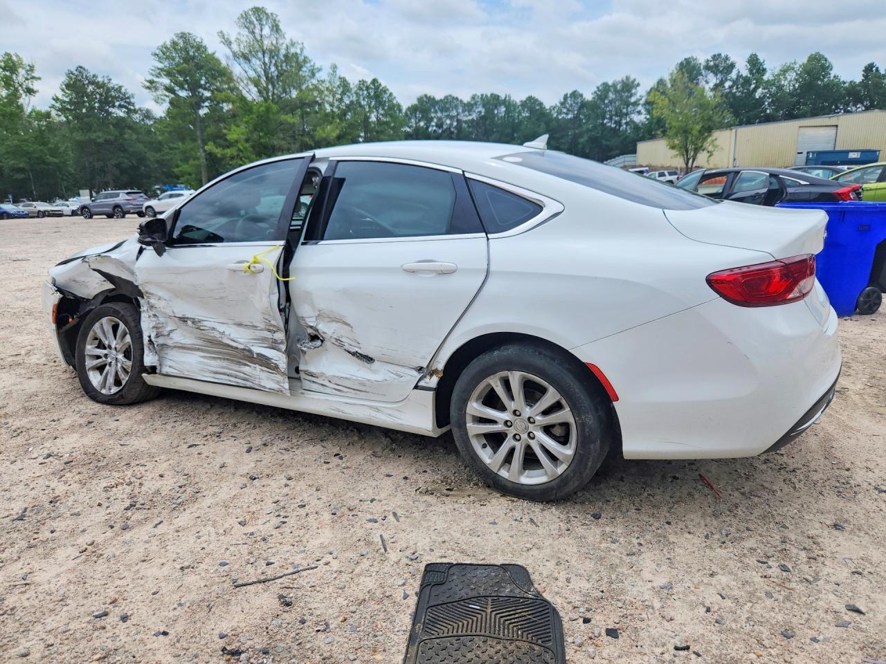 2017 Chrysler 200 Limited - Image 2