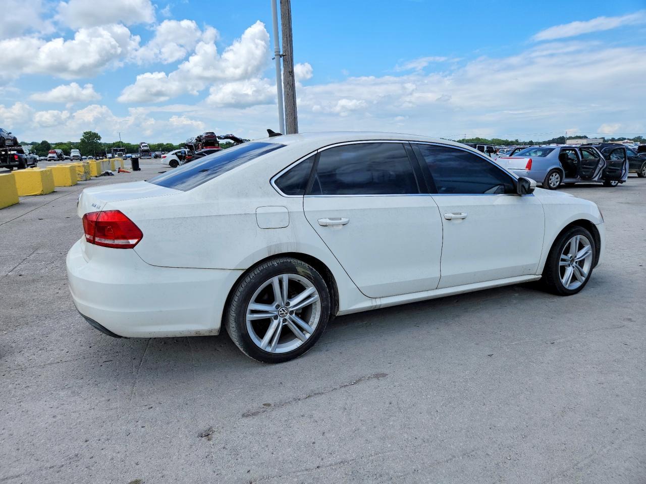 2014 Volkswagen Passat Se - Фото 3