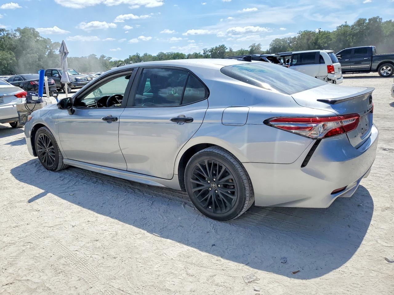 2019 Toyota Camry Se - Image 2