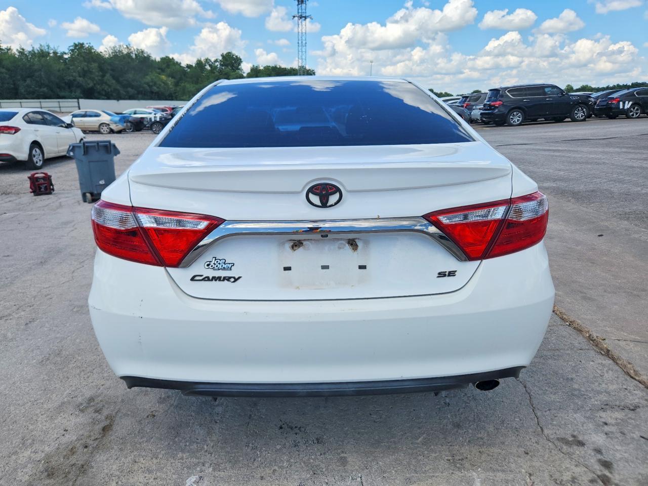2015 Toyota Camry Se - Фото 6