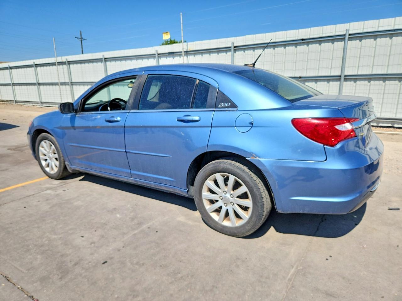 2011 Chrysler 200 Touring - Image 2