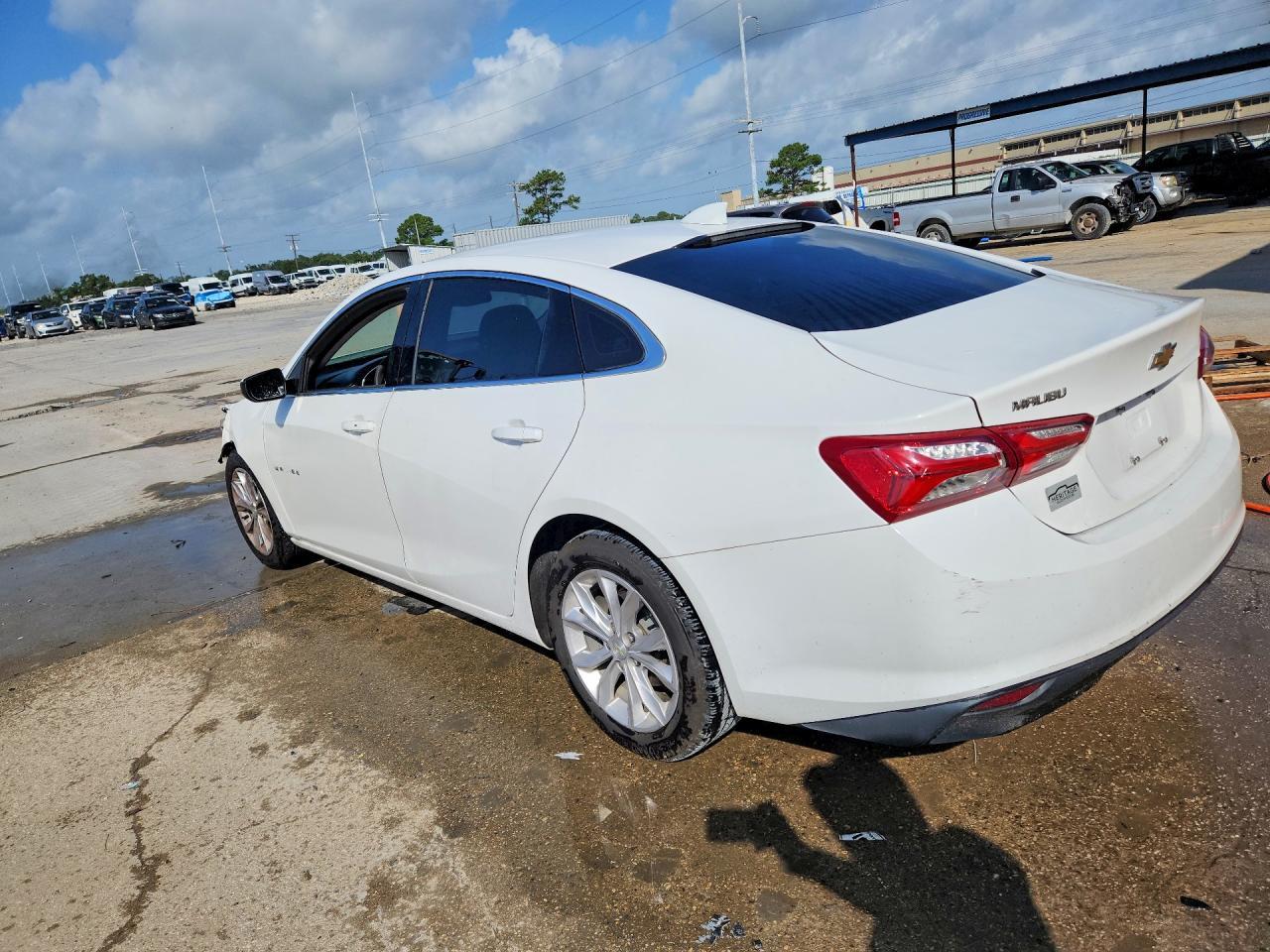 2020 Chevrolet Malibu Lt - Image 2