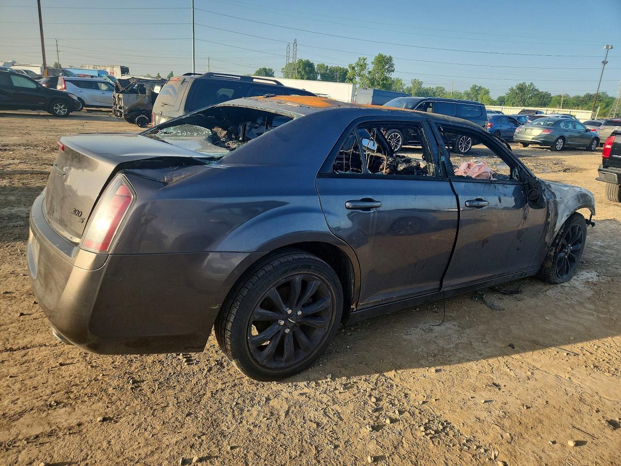 2014 Chrysler 300 S - Image 3